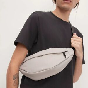 Everlane THE RENEW TRANSIT FANNY PACK Crossbody Bag